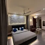 Elegant Hideaway Suites - 39Th Floor