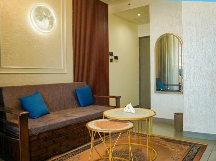 Elegant Hideaway - 39th Floor New Delhi